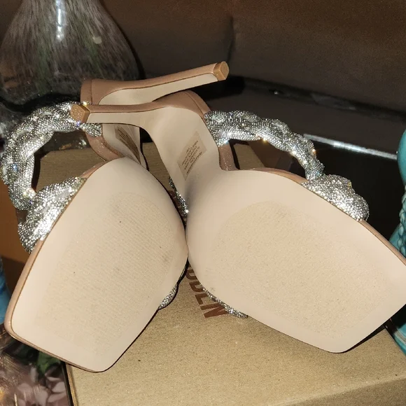 Steve Madden Glittering Silver Braided Heels NWB - Picture 3 of 8